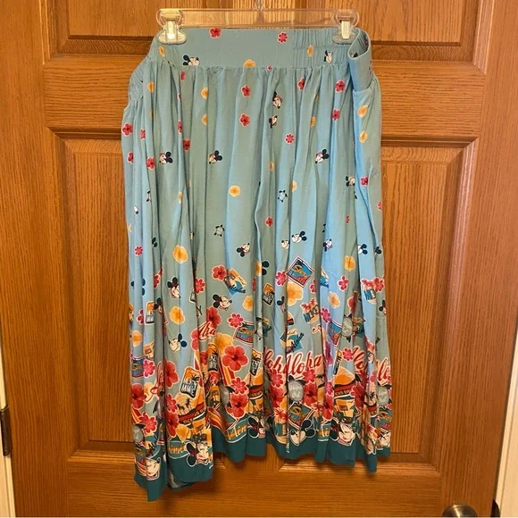 Torrid Disney Her Universe Mickey Mouse Hawaiian themed skirt - Picture 5 of 6